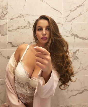 Сексуальная блондинка приглашает в гости порядочного и щедрого мужчину для незабываемых встреч. Мои формы и умения не оставят тебя равнодушным, обещаю! 12867, 24 года