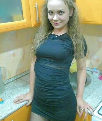 Милая и игривая девочка готова исполнить все твои сокровенные желания. Позвони, и я окуну тебя в мир сладких удовольствий! 15818, 25 лет