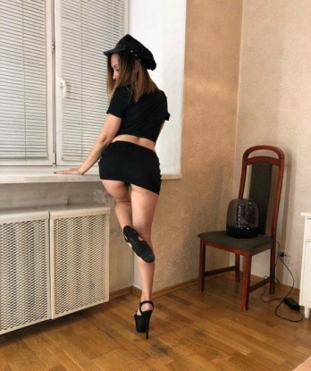 Моя нежная кожа и соблазнительные формы гарантируют тебе незабываемое удовольствие. Я готова осуществить все твои фантазии, открывая новые горизонты нашим встречам. Полное удовлетворение - вот моя главная цель! У меня шикарное портфолио с фото и положительными отзывами, чтобы ты убедился в моей красоте. Если ты ищешь качественный отдых, моя мягкая натура и опыт позволят нам наслаждаться каждой секундой нашего времяпрепровождения. Давай создадим эротический эмоциональный фейерверк, и погрузимся в мир удовольствия, который только мы двое сможем насладиться. Жду твоего звоночка, мой красавчик. 💋 6513, 31 год